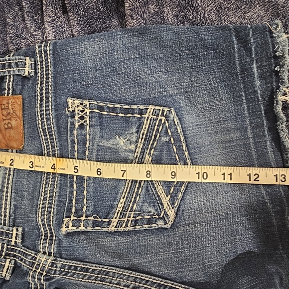 Shorts - Picture 7 of 8